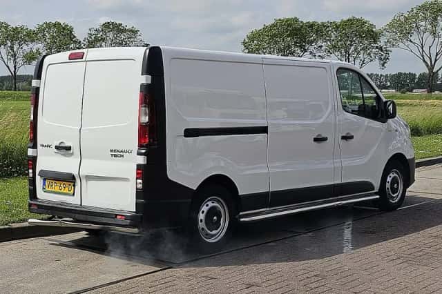 Renault Trafic (2019) thumbnail 3