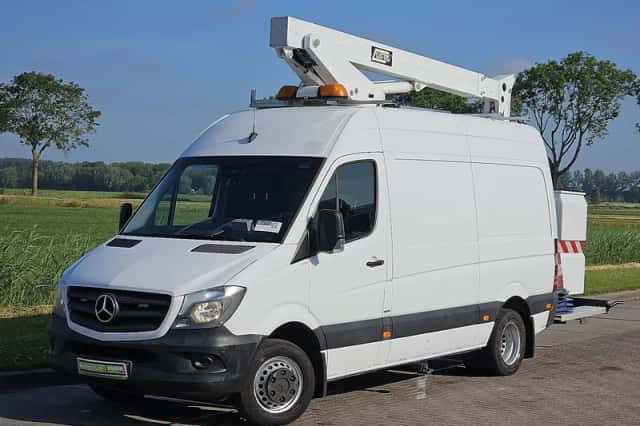 Mercedes-Benz Sprinter (2017) thumbnail 2