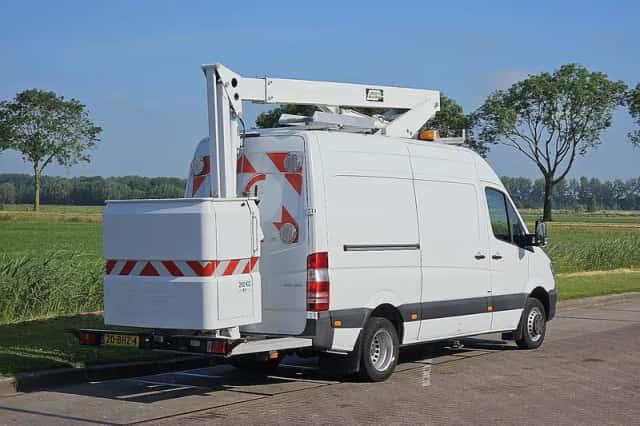 Mercedes-Benz Sprinter (2017) thumbnail 3