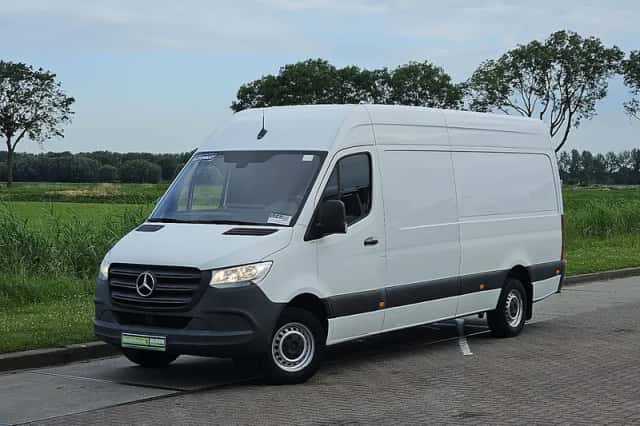 Mercedes-Benz Sprinter (2021) thumbnail 2
