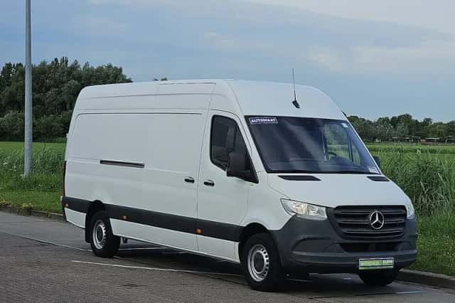 Mercedes-Benz Sprinter (2021) thumbnail 4