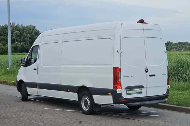 Mercedes-Benz Sprinter (2021) thumbnail 5