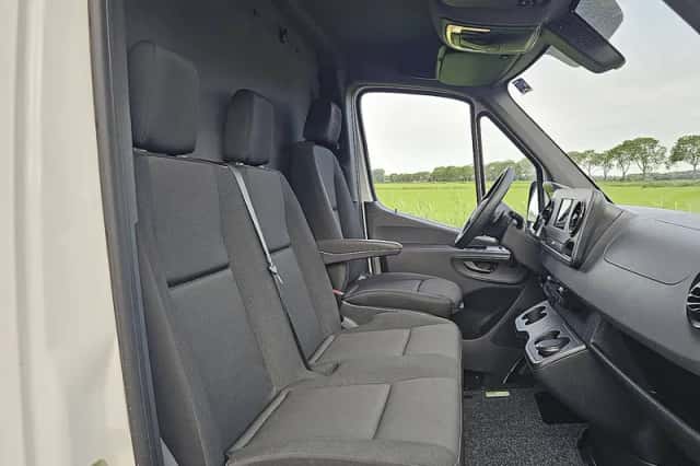 Mercedes-Benz Sprinter (2021) thumbnail 6