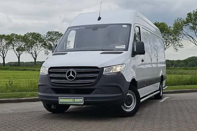 Mercedes-Benz Sprinter (2019) thumbnail 1