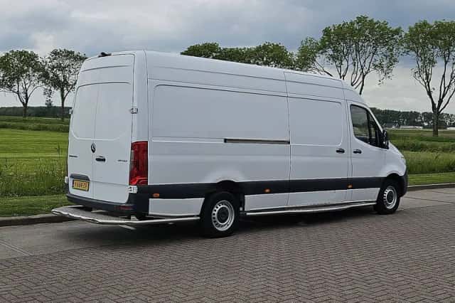 Mercedes-Benz Sprinter (2019) thumbnail 3