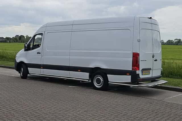 Mercedes-Benz Sprinter (2019) thumbnail 5