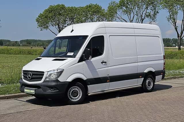 Mercedes-Benz Sprinter (2018) thumbnail 2