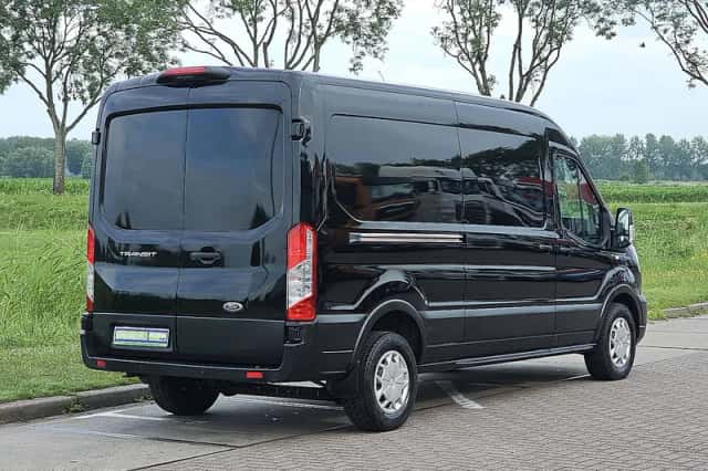 Ford Transit (2022) thumbnail 3