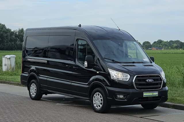 Ford Transit (2022) thumbnail 4