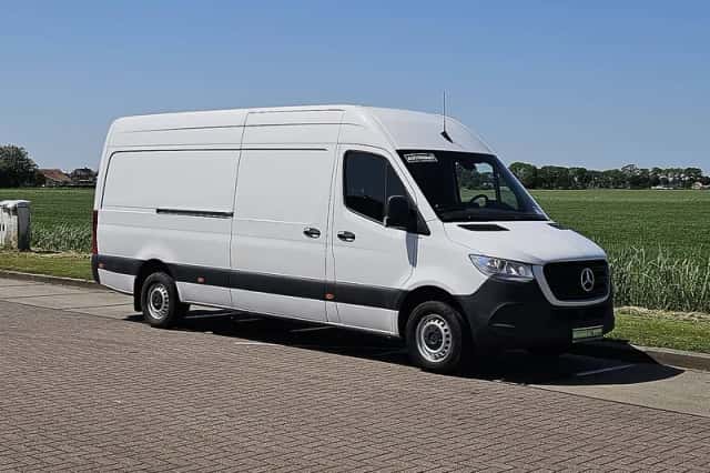 Mercedes-Benz Sprinter (2022) thumbnail 4