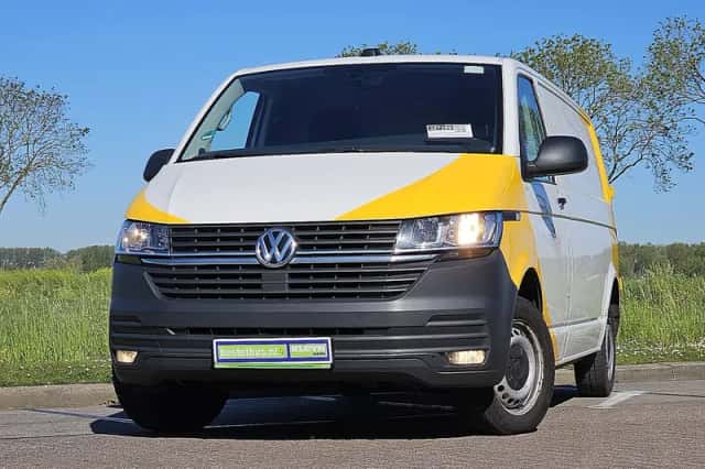 Volkswagen Transporter (2021) thumbnail 1