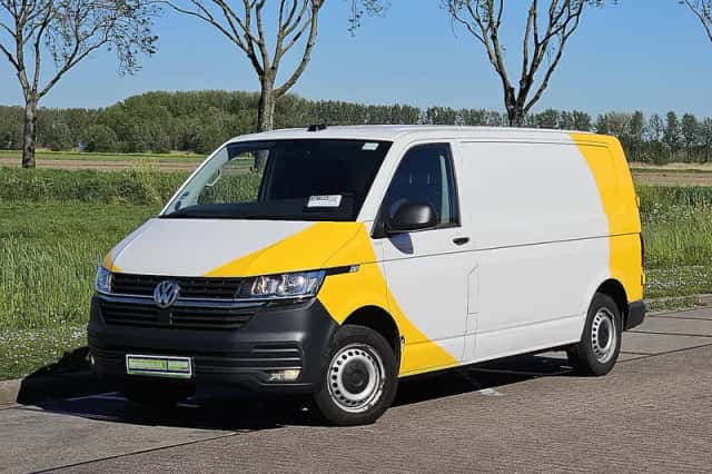 Volkswagen Transporter (2021) thumbnail 2