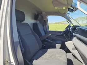 Volkswagen Transporter (2021) thumbnail 6