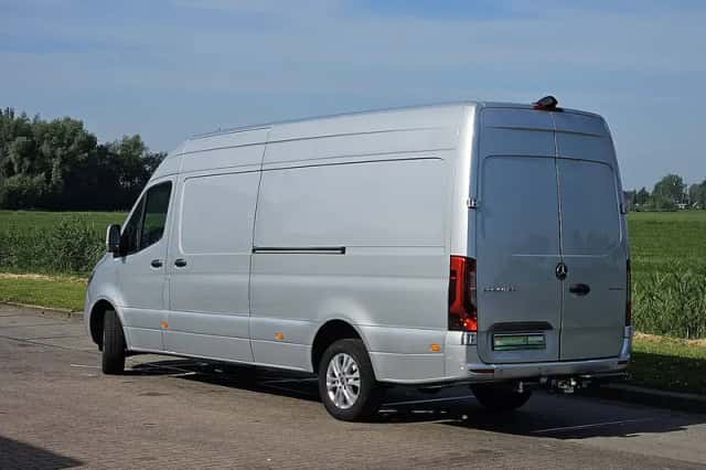 Mercedes-Benz Sprinter (2022) thumbnail 5