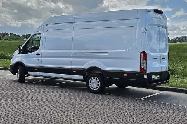 Ford Transit (2024) thumbnail 5
