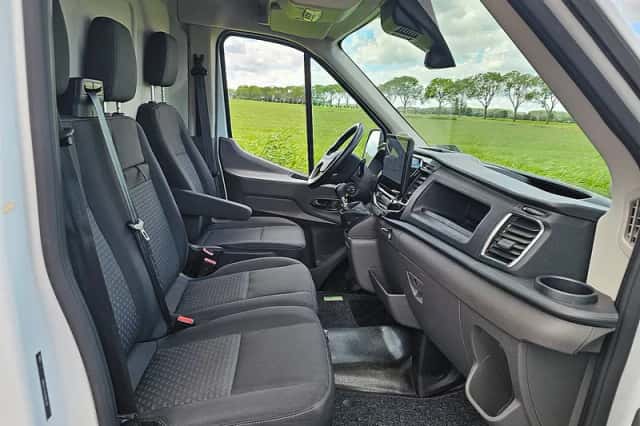 Ford Transit (2024) thumbnail 6