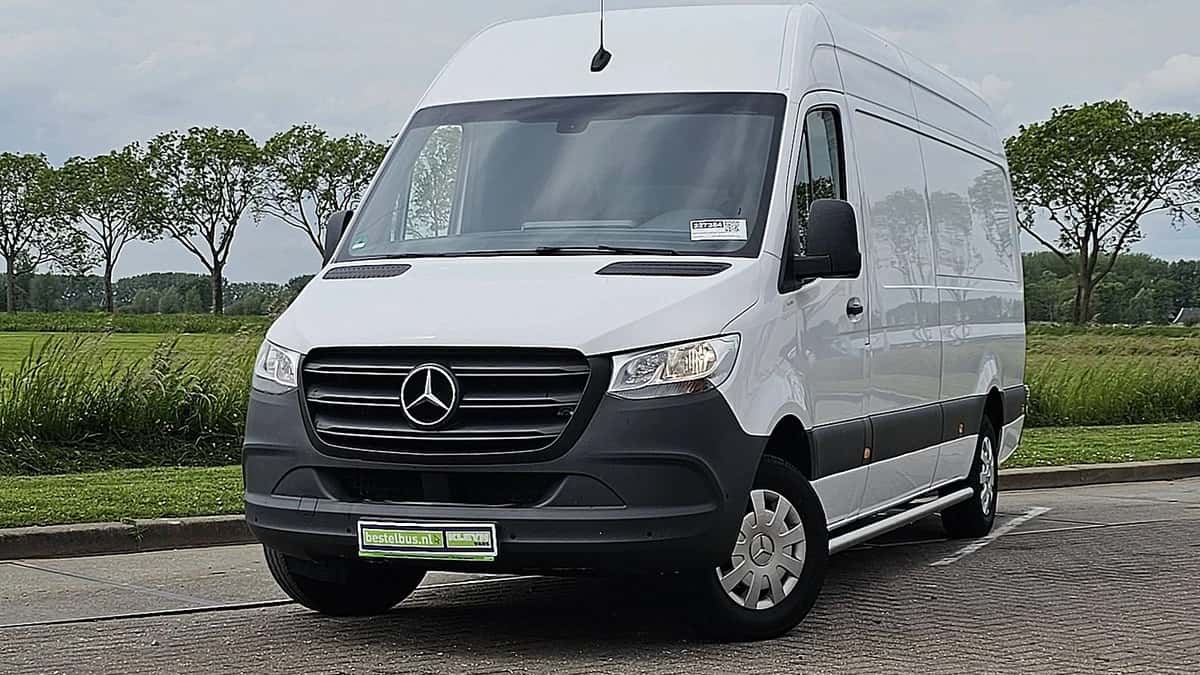 Mercedes-Benz Sprinter (2023) — foto 1