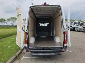 Mercedes-Benz Sprinter (2023) thumbnail 11