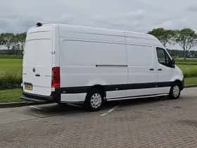 Mercedes-Benz Sprinter (2023) thumbnail 3