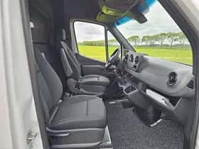 Mercedes-Benz Sprinter (2023) thumbnail 6