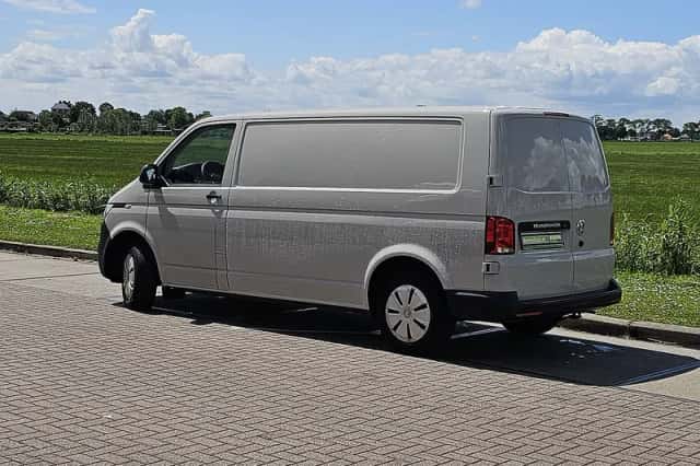 Volkswagen Transporter (2024) thumbnail 5