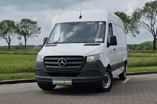 Mercedes-Benz Sprinter (2021) thumbnail 1