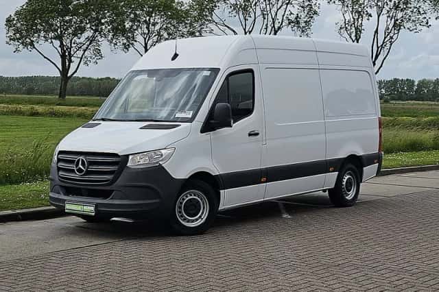 Mercedes-Benz Sprinter (2021) thumbnail 2