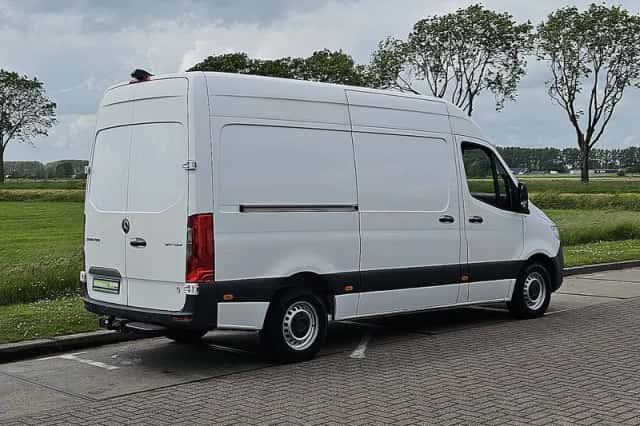 Mercedes-Benz Sprinter (2021) thumbnail 3