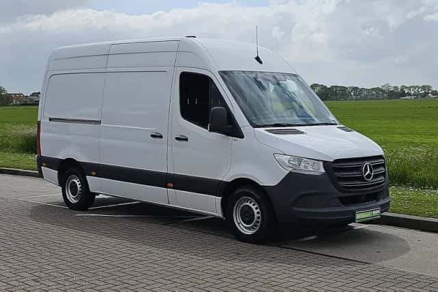 Mercedes-Benz Sprinter (2021) thumbnail 4