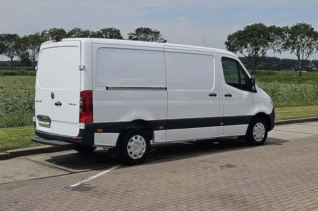 Mercedes-Benz Sprinter (2024) thumbnail 3
