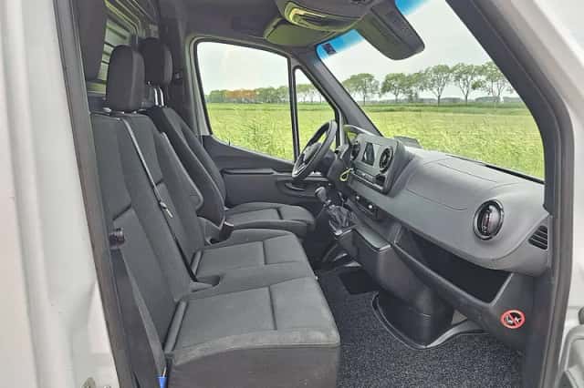 Mercedes-Benz Sprinter (2024) thumbnail 6