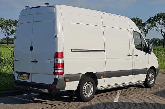 Mercedes-Benz Sprinter (2012) thumbnail 3