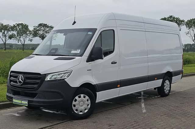 Mercedes-Benz eSprinter (2026) thumbnail 2