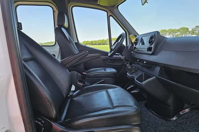 Mercedes-Benz Sprinter (2023) thumbnail 6
