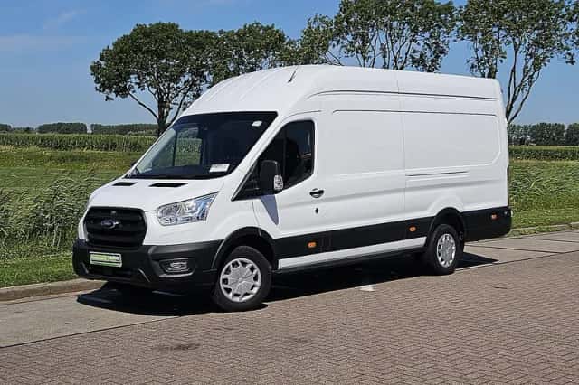 Ford Transit (2022) thumbnail 2