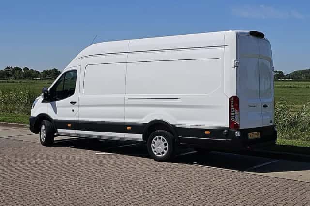 Ford Transit (2022) thumbnail 5