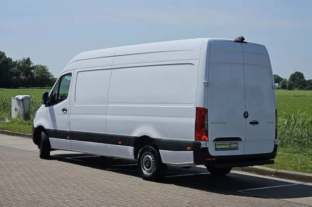 Mercedes-Benz Sprinter (2022) thumbnail 5