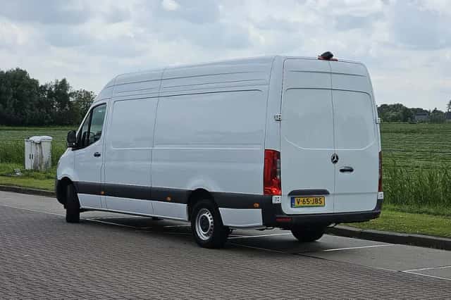 Mercedes-Benz Sprinter (2024) thumbnail 5