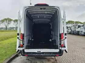 Ford Transit (2024) thumbnail 12