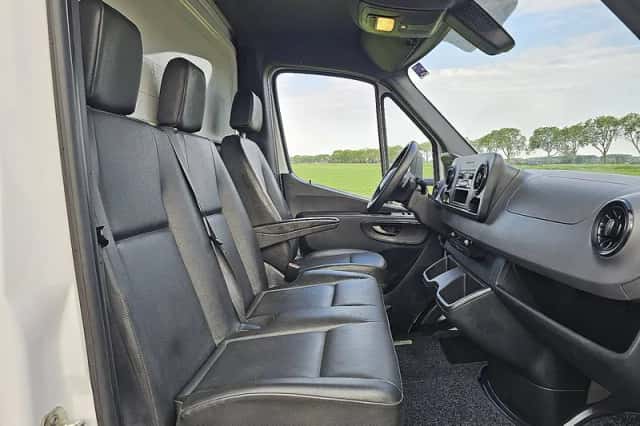 Mercedes-Benz Sprinter (2021) thumbnail 6