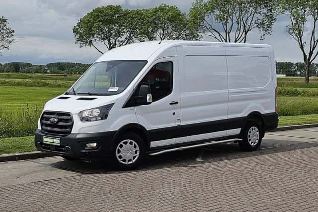 Ford Transit (2022) thumbnail 2