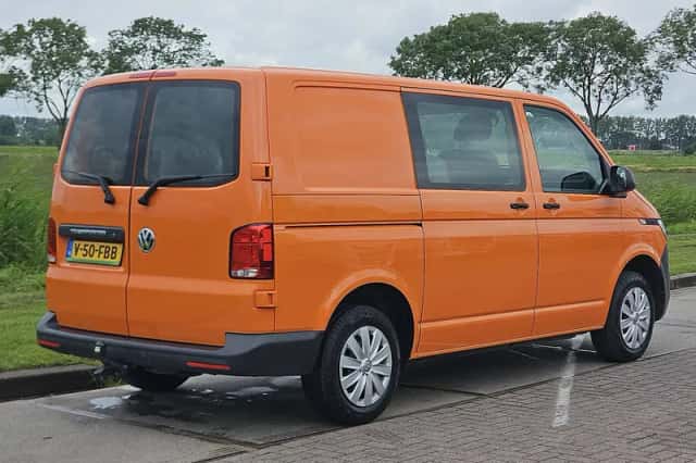 Volkswagen Transporter (2024) thumbnail 3