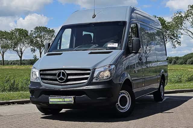 Mercedes-Benz Sprinter (2018) thumbnail 1