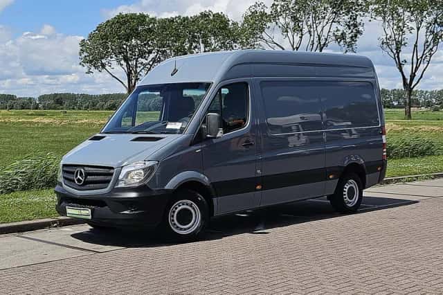 Mercedes-Benz Sprinter (2018) thumbnail 2