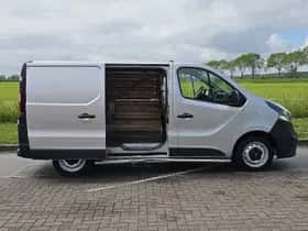 Opel Vivaro (2017) thumbnail 13