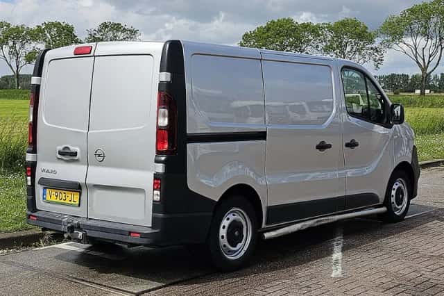 Opel Vivaro (2017) thumbnail 3
