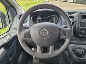 Opel Vivaro (2017) thumbnail 10