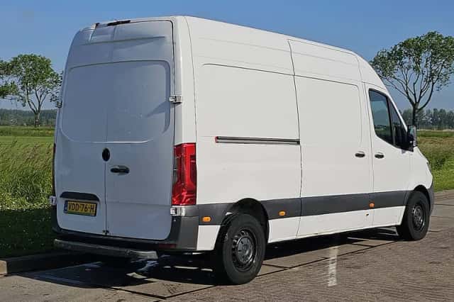 Mercedes-Benz Sprinter (2019) thumbnail 3