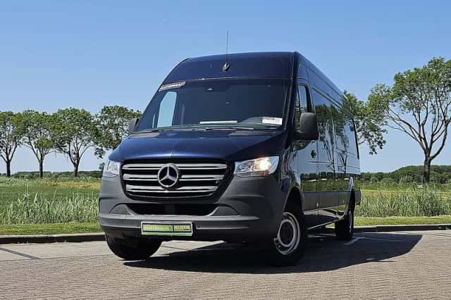 Mercedes-Benz Sprinter (2020) thumbnail 1