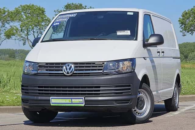 Volkswagen Transporter (2019) thumbnail 1